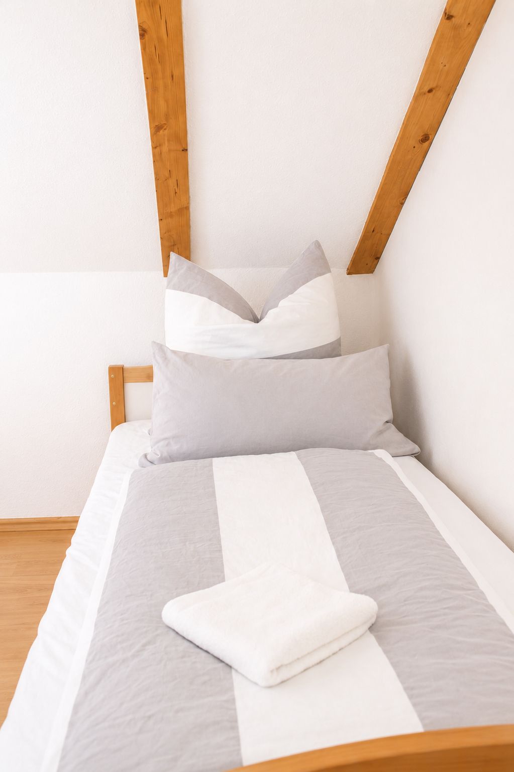 Zimmer 7 (2. OG)